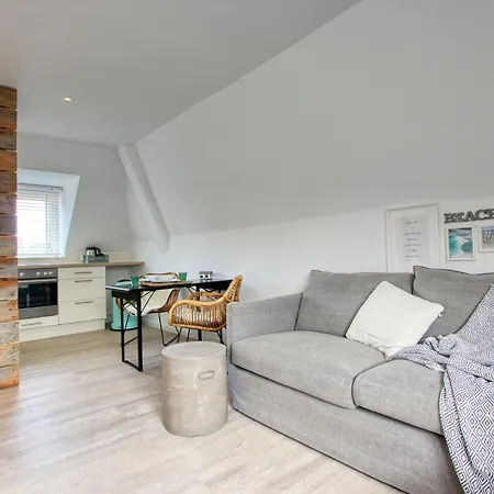 Ferienwohnung „Eiche“ In Heiligenhafen Mit Binnenseeblick